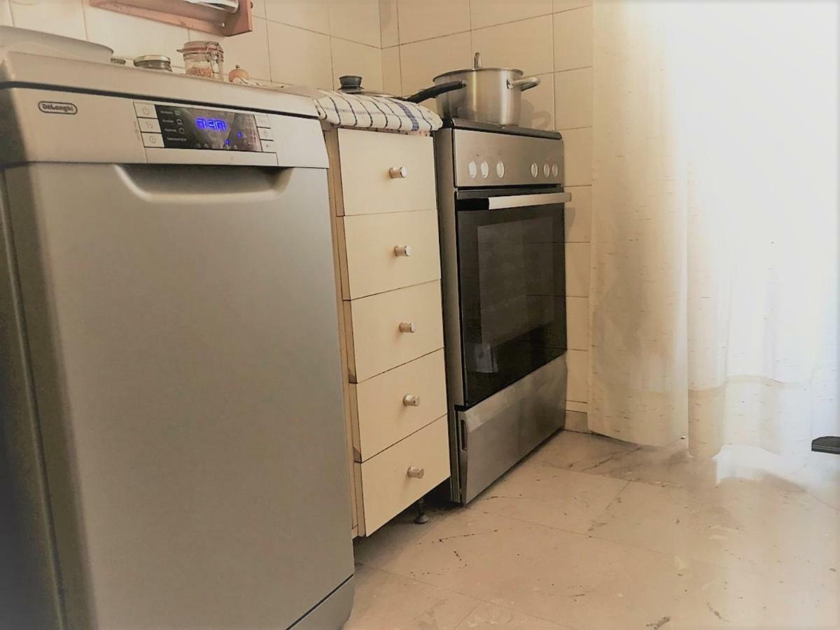 Theano'S Cozy & Quiet Lux Central Flat - Wifi & Full Amenities Patras Exterior photo